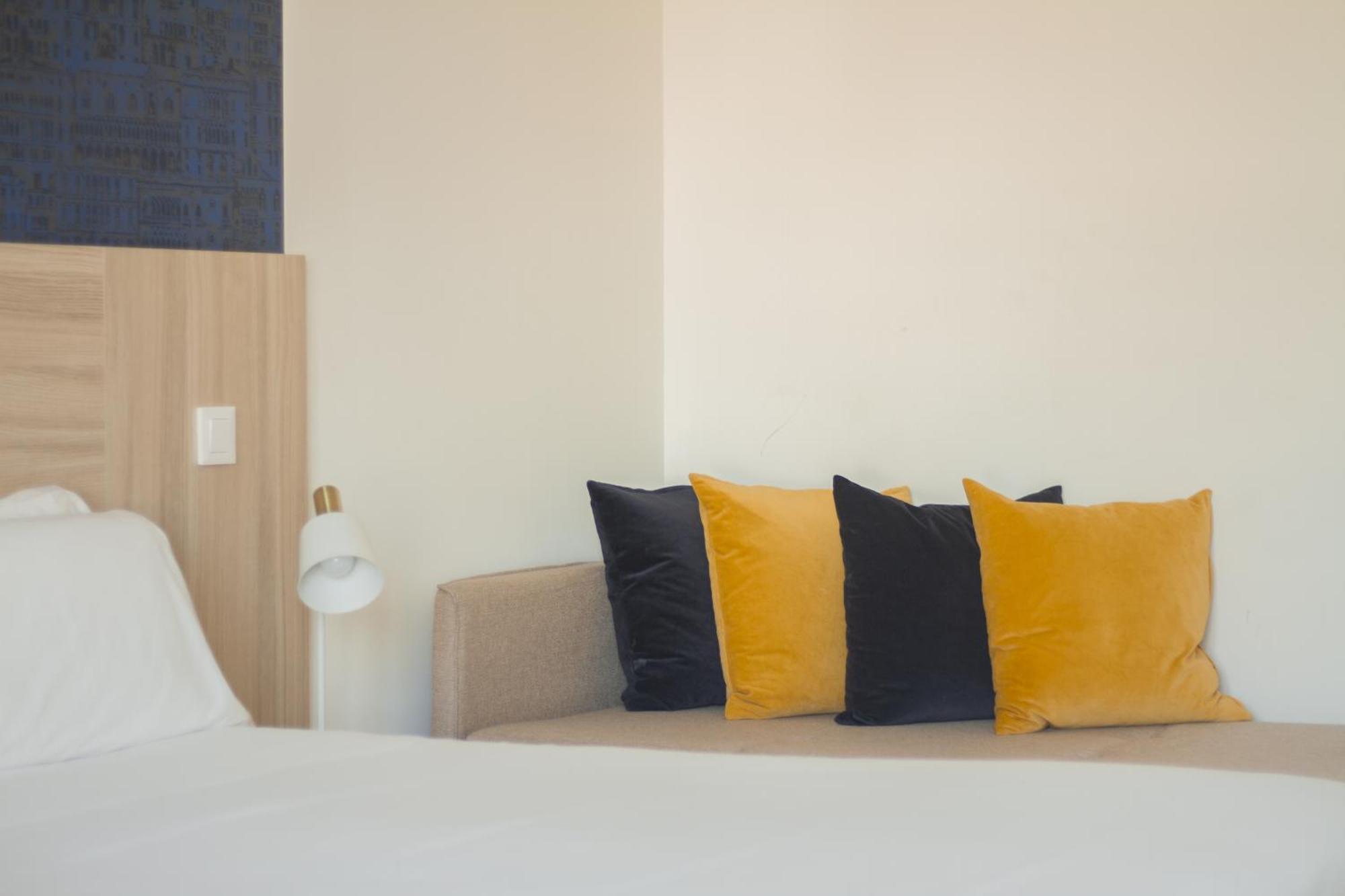 Room Select Porto Suites Exterior photo